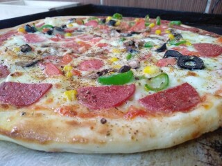 HOMEMADE PİZZA