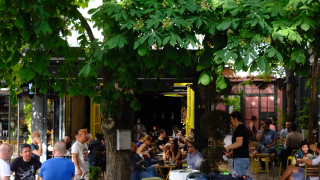Amelie’s Garden Street Bar