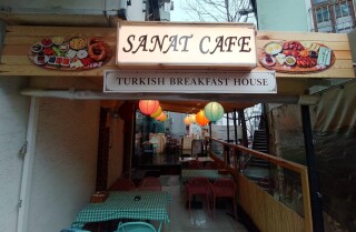 Cihangir Sanat Cafe Kahvaltı Evi