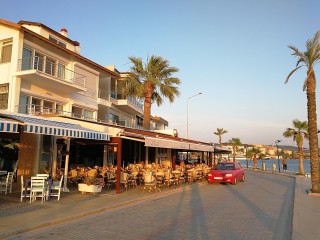 Cafe De Lucchi