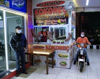 06 Başkent Kokoreç Üçler Ustanın Yeri Taklitlerimizden Sakının tek şubemiz barış taksi karşısı
