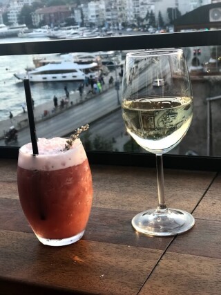 Alexandra Cocktail Bar Elıxır House