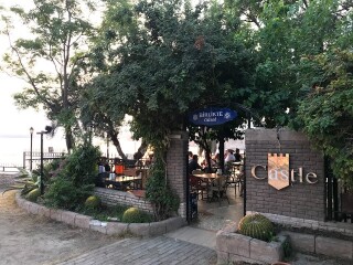Castle Cafe Restoran