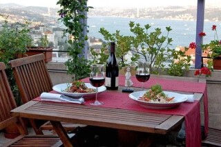5. Kat Cafe Bar Restaurant