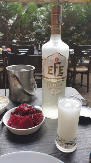 Bostanlı Meyhanesi