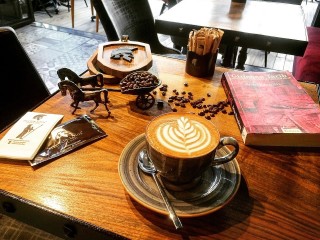 HECTOR LOUİS COFFEE