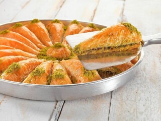Faruk Güllüoğlu Baklava | Ankara - Tunalı Şubesi