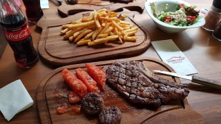 Komşu Kasap Burger & Steak House Maslak