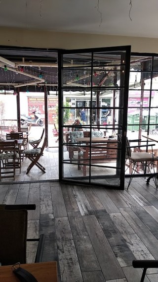 Mahle Cafe