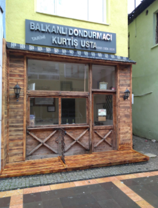 Tarihi balkan dondurmacısı kurtiş usta