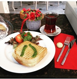 Cafe Jadore
