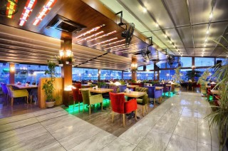 FLZ Cafe & Restaurant