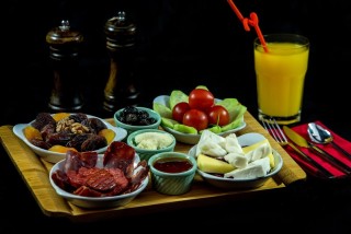 LOQUOM CAFE