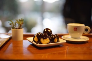 Cafe Eclair