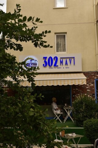 302 Mavi