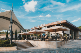 Buta Baku Cafe