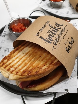 İmza: Bir Tost - Maidan