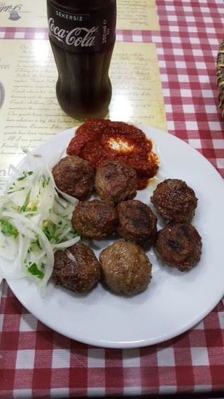 Meşhur Filibe Köftecisi FATİH İSTANBUL Sirkeci