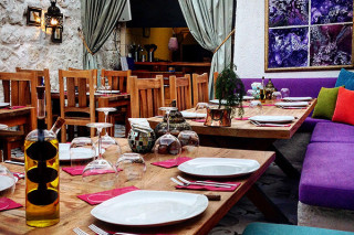 Iris Art & Steakhouse