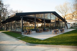 Qadraj Bistro