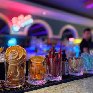 Robin Cocktail & Club