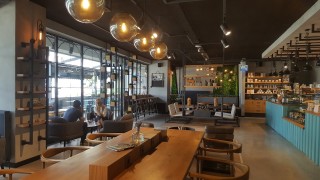Hound Coffee & Eatery