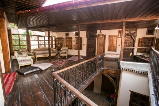 Kula Zühtü Bey Konağı