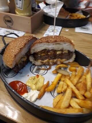 FC Burger & Steak