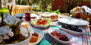 Zeytinaltı Kahvaltı & Mangal Seferihisar