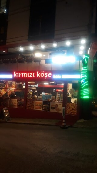 Kırmızı köşe cafe