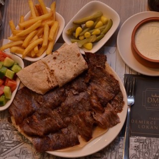 Tarihi Demirci Döner Lokantası