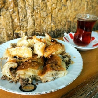 Tarihi Sarıyer Börekçisi