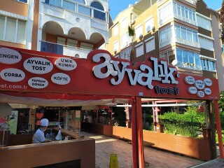 Ayvalık Tost liman