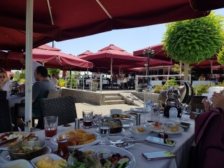Fevzi Hoca Balık ve Köfte Restoranı