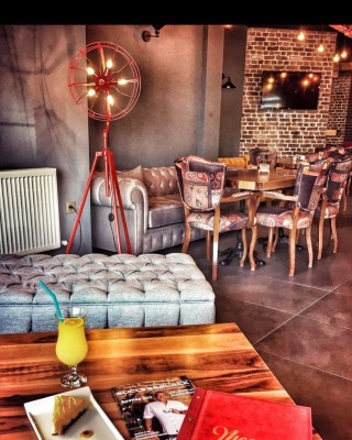 Mecnun Cafe Lounge & Nargile