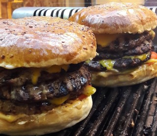 Mega Burger