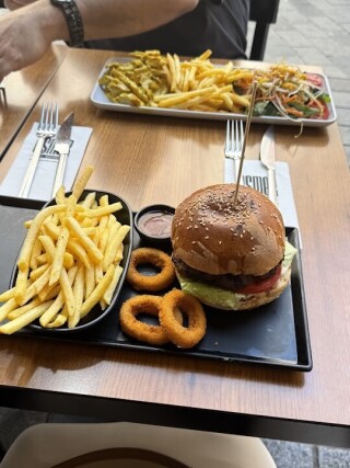 Esmer Cafe