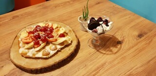 Adonis Waffle&Noodle Cafe