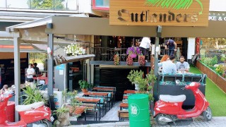 Outlanders Bar