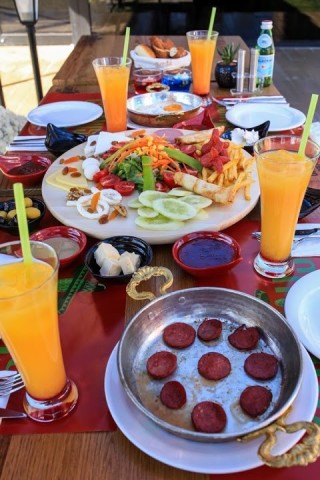 CACTUSS Cafe Lounge & Hookah