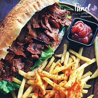 TÜNEL Vegan Pub