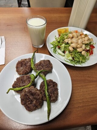 Komaroğlu Köfte Salonu
