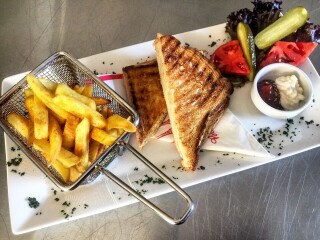 Majestic Restaurant & Cafe