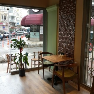 Loccake Cafe & Cakes