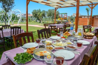 Reyhan Kır Bahçesi Kahvaltı Mangal
