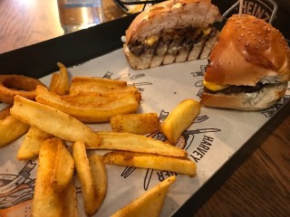 Harvey Burger Barbaros Bulvarı