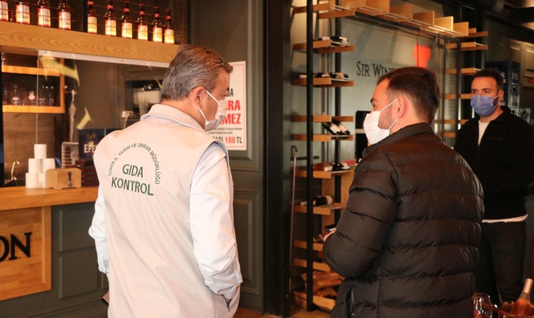 İzmir'de kafe ve restoranlar denetleniyor