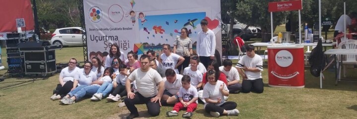 Uçurtmalar eşliğinde engelsiz kardeşlerimize istihdam çağrısı yapıldı fotoğraf