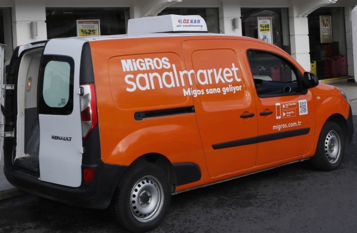 Migros, 60 yaş ve üstü müşterilerinin siparişlerini evlerine ücretsiz götürüyor fotoğraf