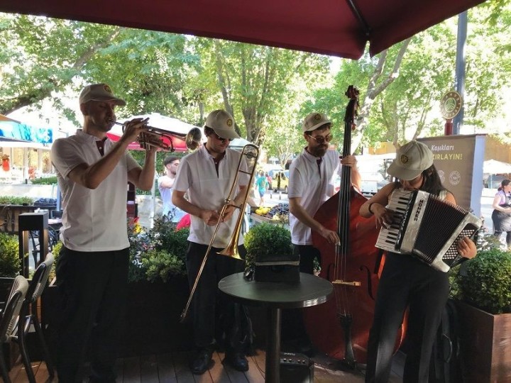 Kahve Dünyası Beyaz Köşk’te  müzik ziyafeti fotoğraf